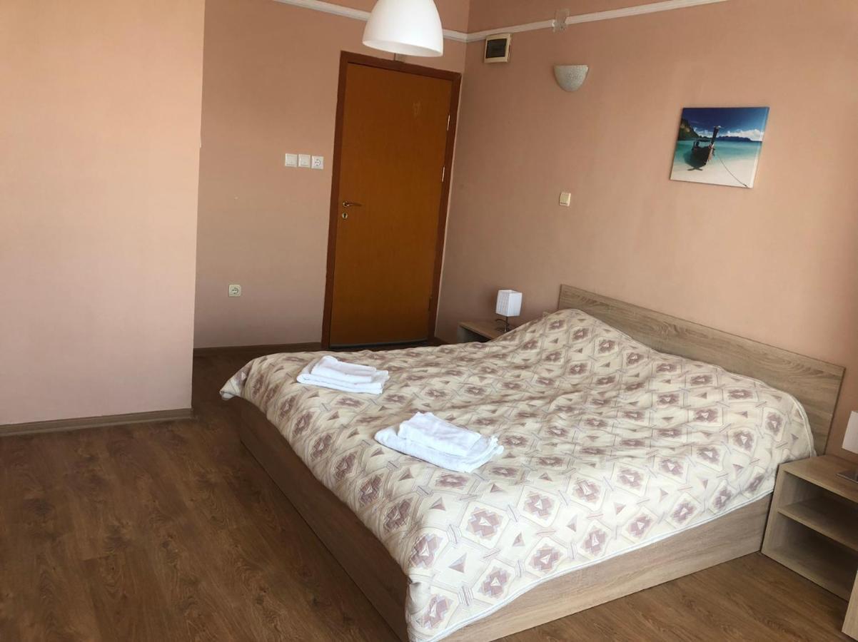 Family Hotel Saint Peter سينتس قسطنطين وهيلينا المظهر الخارجي الصورة