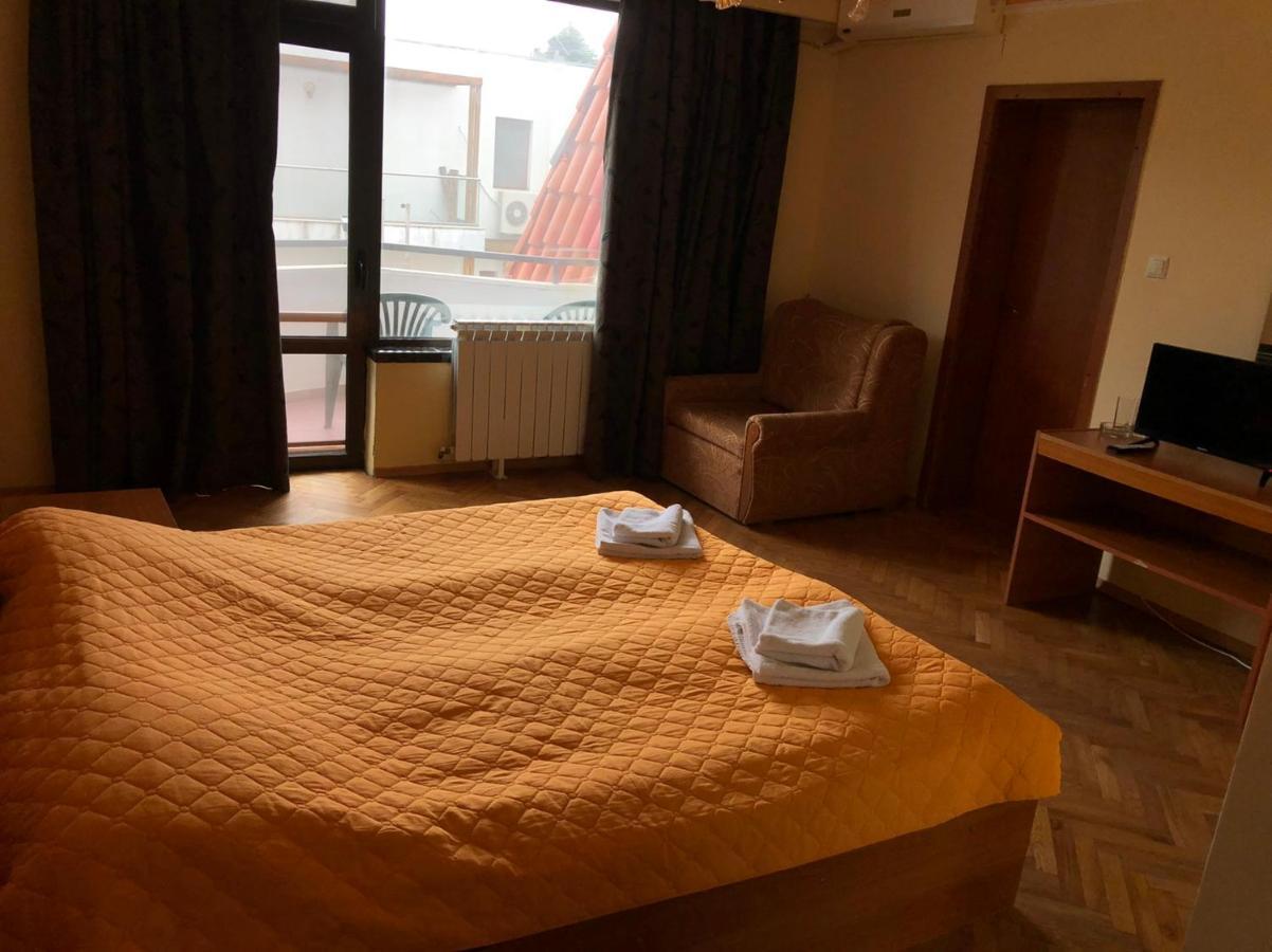 Family Hotel Saint Peter سينتس قسطنطين وهيلينا المظهر الخارجي الصورة