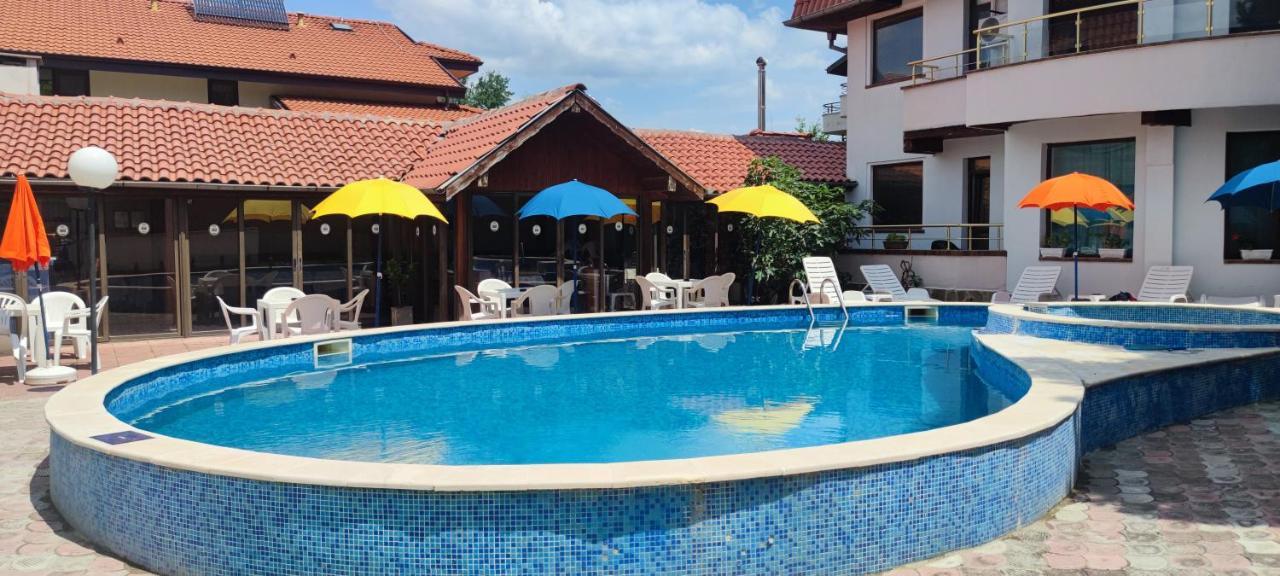 Family Hotel Saint Peter سينتس قسطنطين وهيلينا المظهر الخارجي الصورة