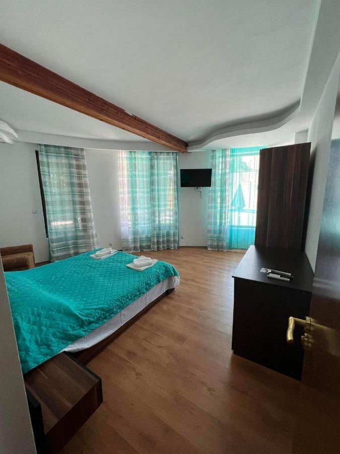 Family Hotel Saint Peter سينتس قسطنطين وهيلينا المظهر الخارجي الصورة