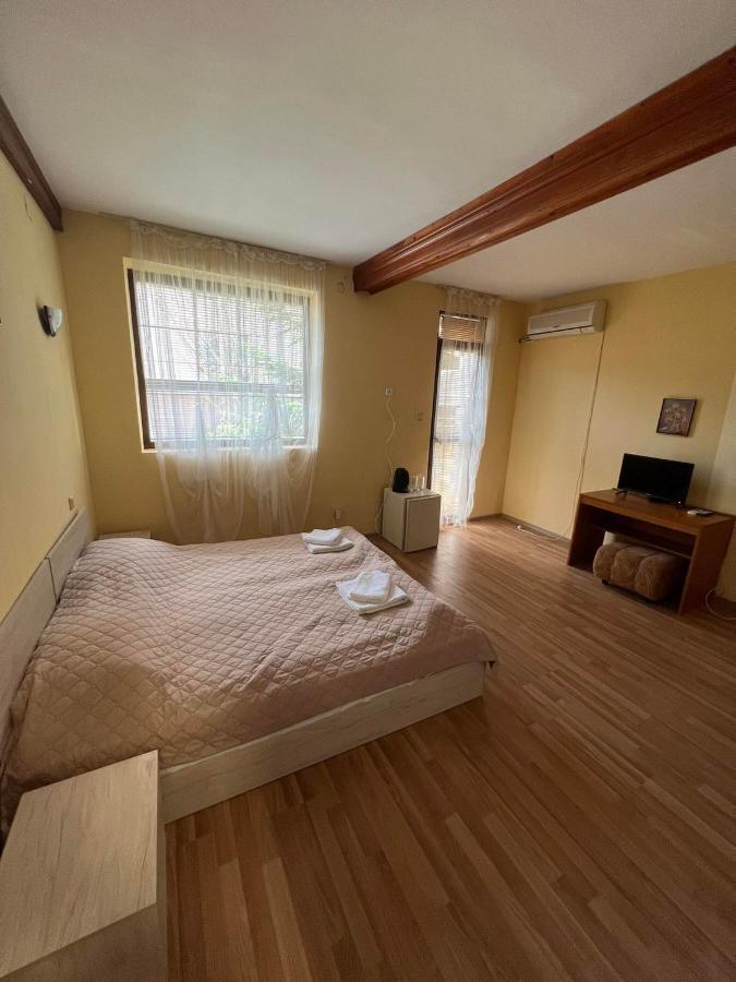 Family Hotel Saint Peter سينتس قسطنطين وهيلينا المظهر الخارجي الصورة