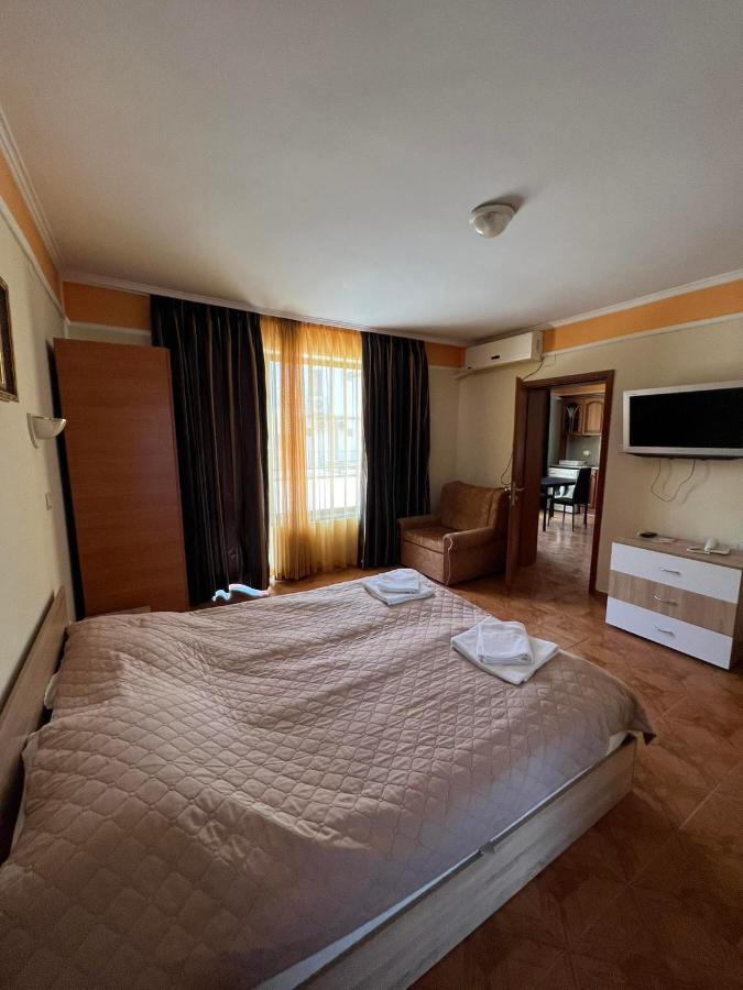Family Hotel Saint Peter سينتس قسطنطين وهيلينا المظهر الخارجي الصورة