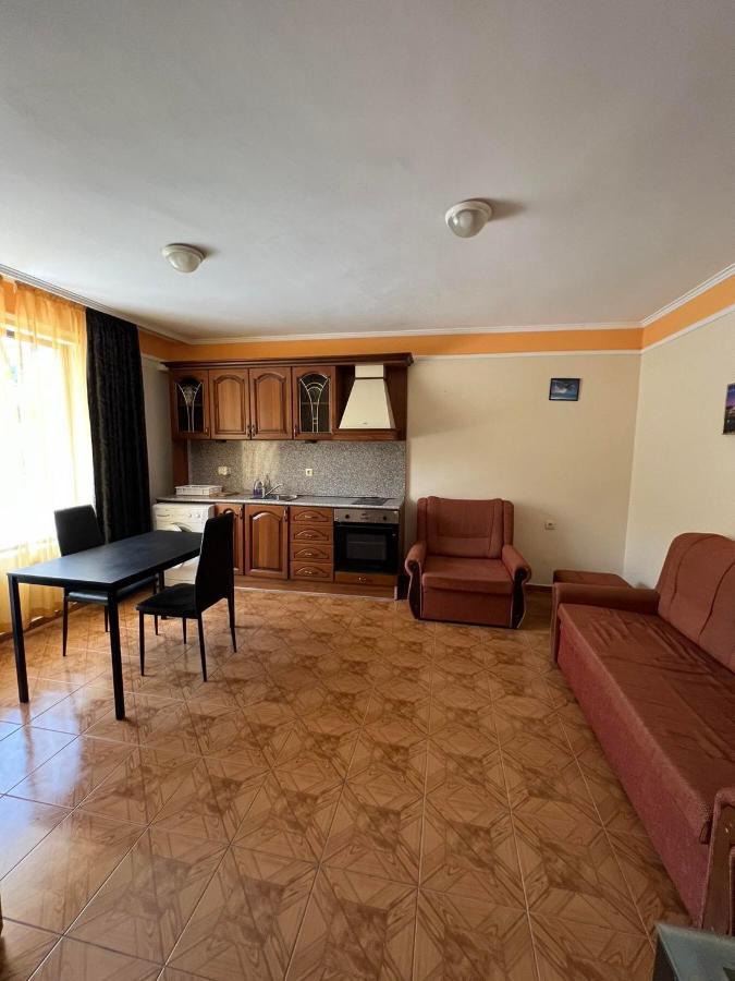 Family Hotel Saint Peter سينتس قسطنطين وهيلينا المظهر الخارجي الصورة