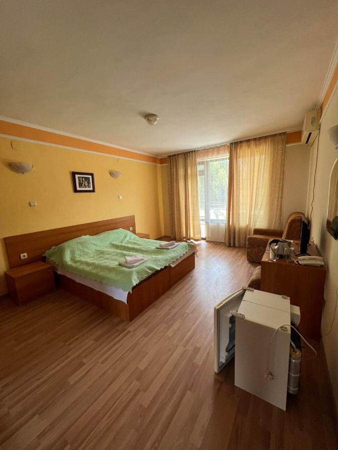Family Hotel Saint Peter سينتس قسطنطين وهيلينا المظهر الخارجي الصورة
